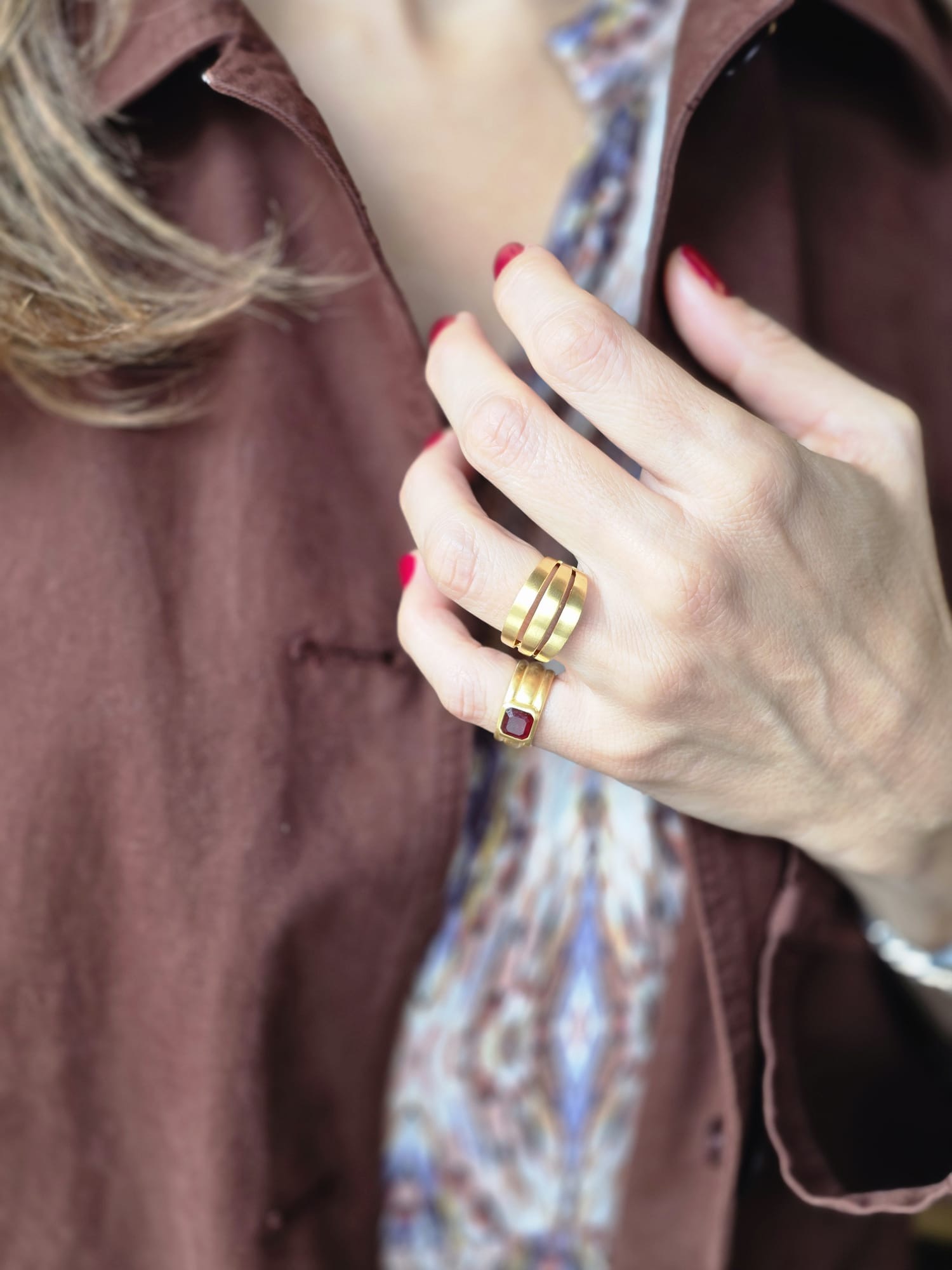 MERGO BURGUNDY STONE RING - Image 2